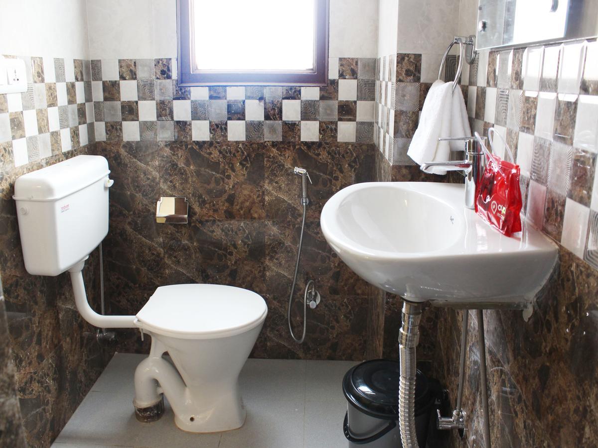 Oyo 2384 Hotel Epic Inn Гургаон Екстериор снимка