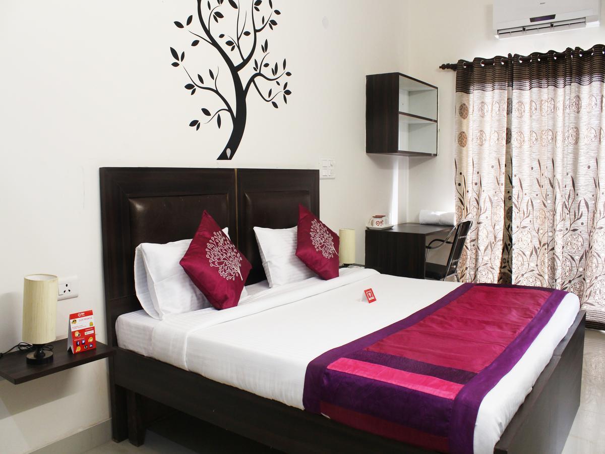 Oyo 2384 Hotel Epic Inn Гургаон Екстериор снимка